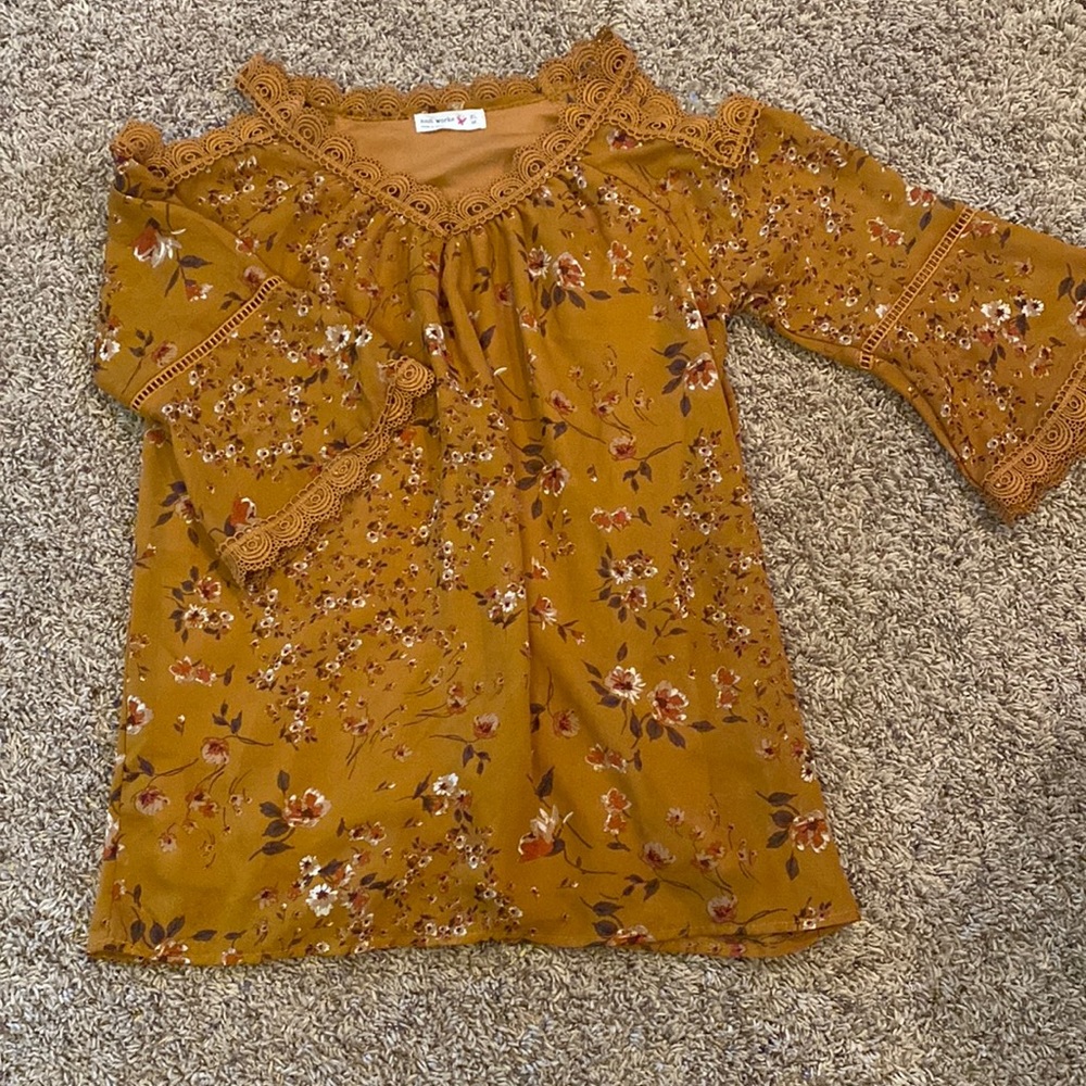 Cold shoulder shirt